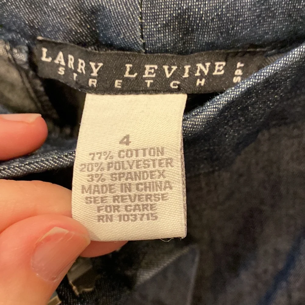 Larry Levine stretch Low rise jeans Size 4 32 in inseam